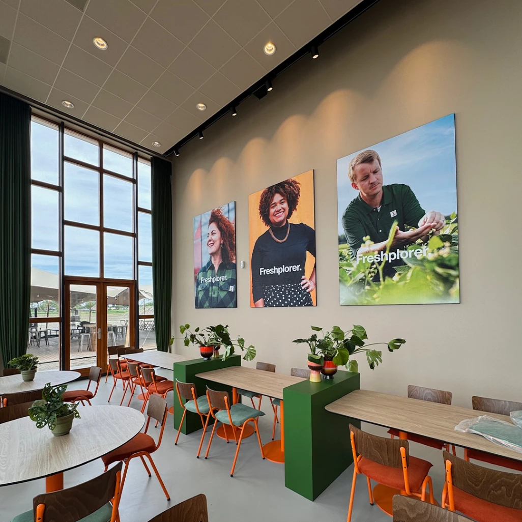 Textielframes in een interieur