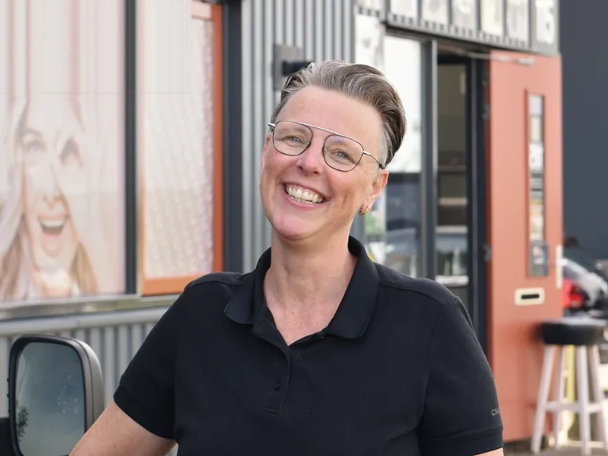 Yvonne van Sign Company voor de werkplaats aan De Drie Kronen